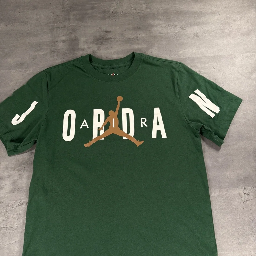 Jordan T-Shirt Mens Small Dark Green Jumpman Graphic Short Sleeve Tee Sportswear
